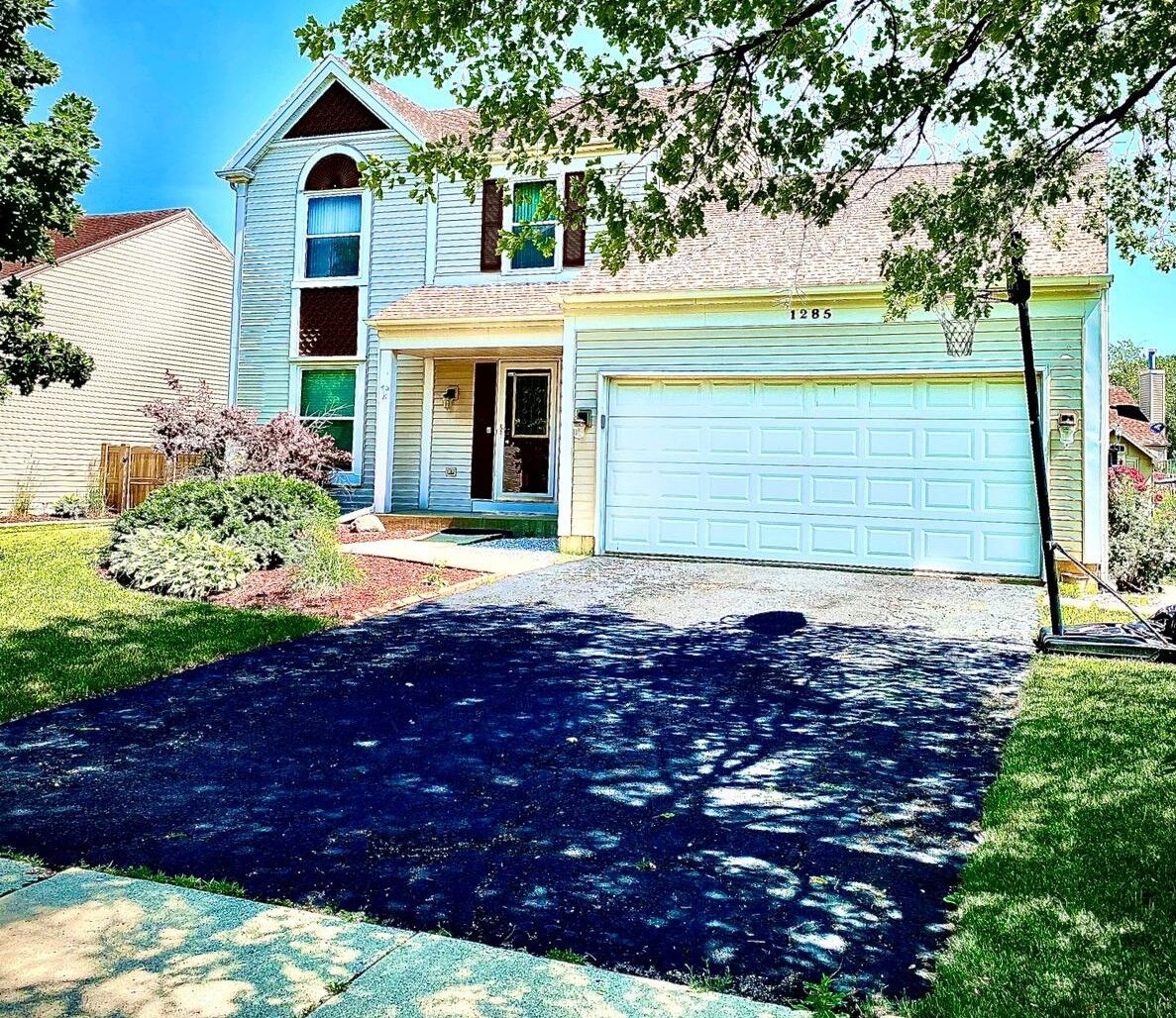Property Photo: 1285 Lance Lane IL 60188