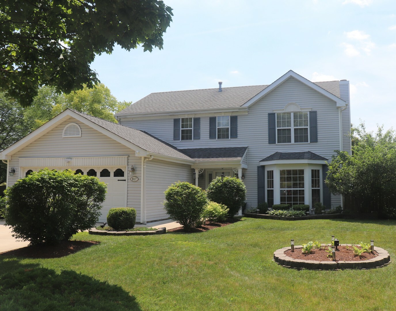 Property Photo: 917 Rocky Valley Way IL 60188