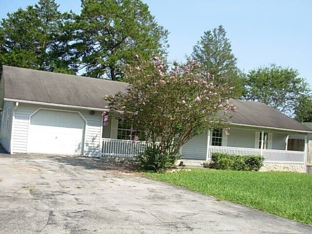 Property Photo: 615 Karen Street TN 37321
