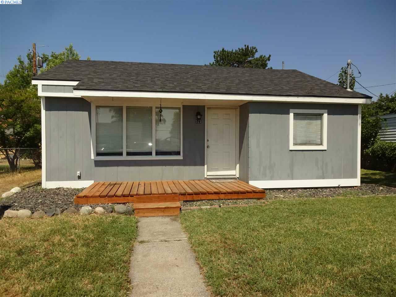 Property Photo:  523 Smith Ave.  WA 99352 