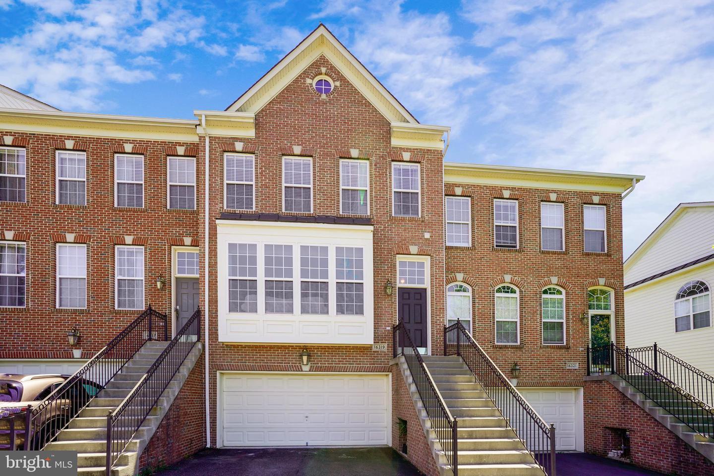 Property Photo: 16319 Flotsam Lane VA 22191