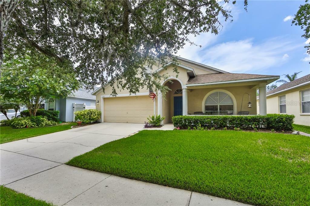 Property Photo:  1813 Greystone Heights Drive  FL 33594 