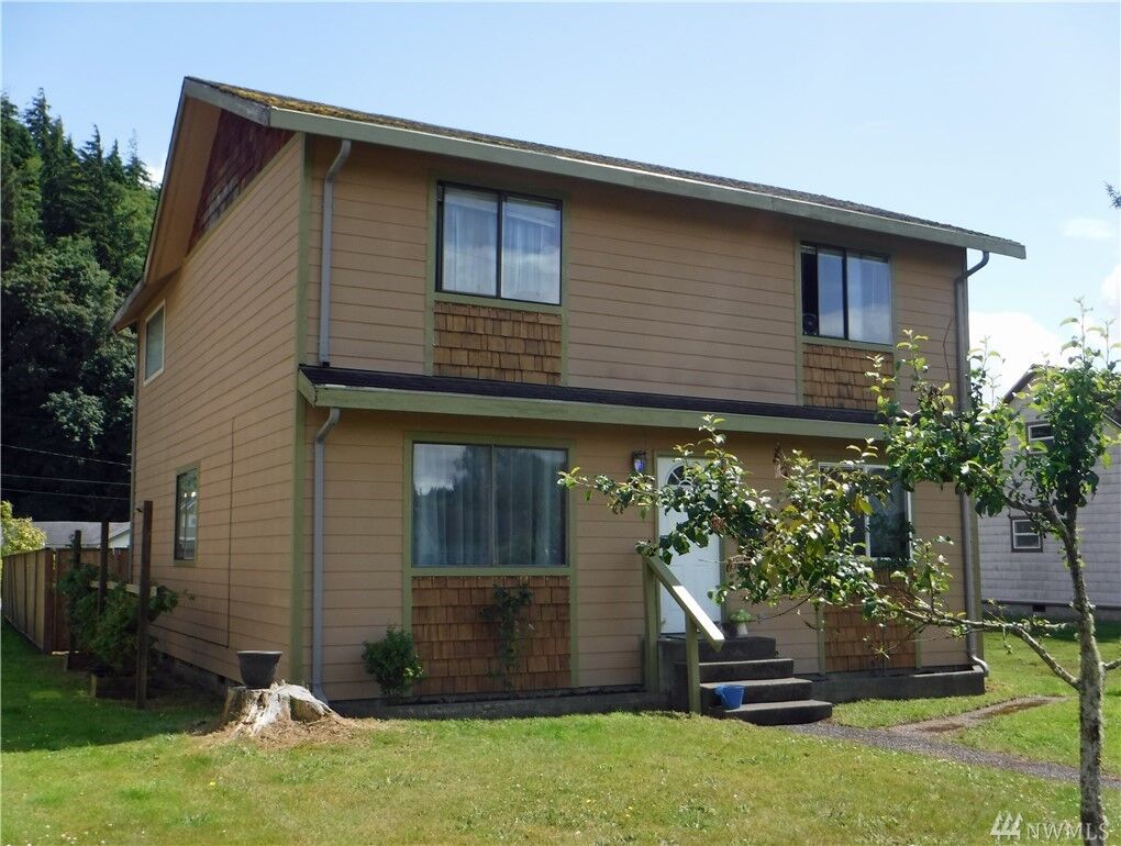 Property Photo:  1311 E 1st Street  WA 98520 