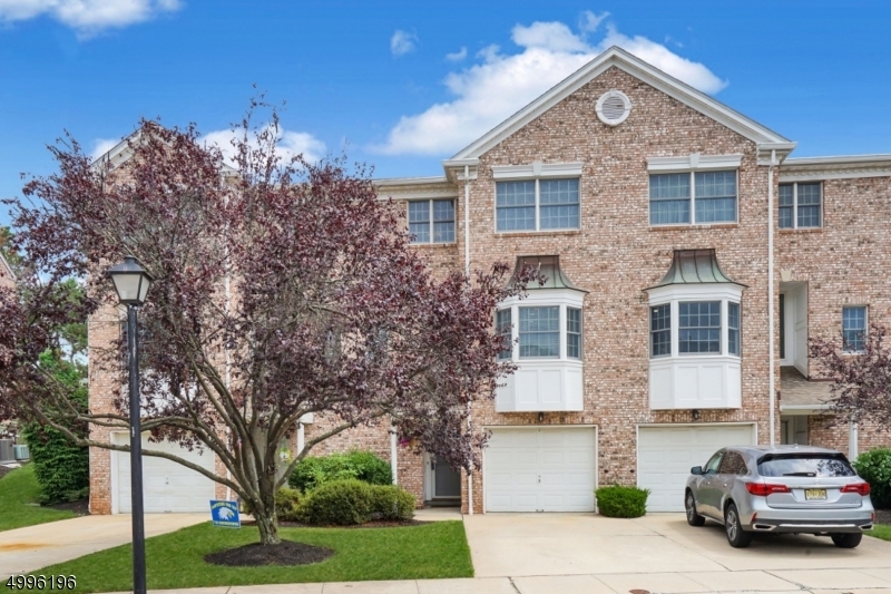 Property Photo:  20 Hidden Pond Ct  NJ 08869 