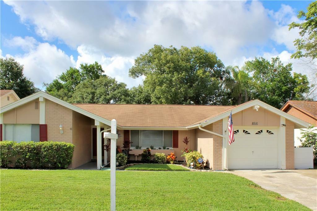 Property Photo:  8516 Wagon Wheel Lane  FL 34667 