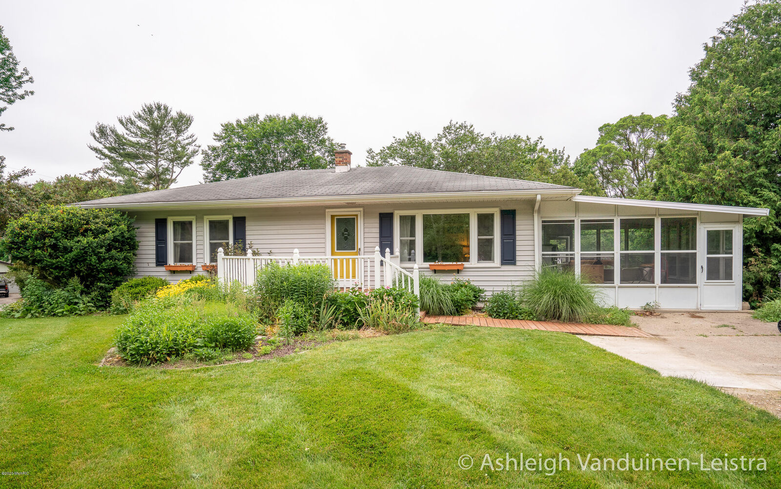 Property Photo:  4101 Coit Avenue NE  MI 49525 