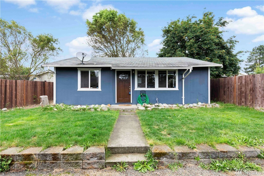 Property Photo: 8719 12th St NE WA 98258