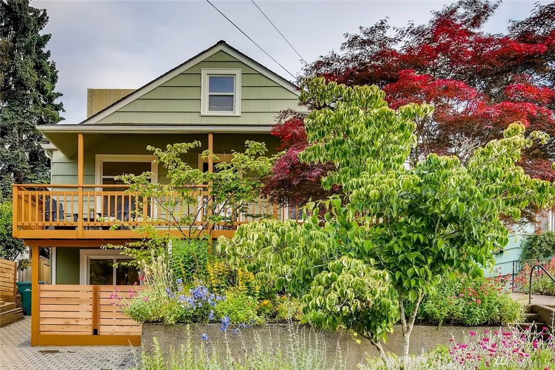 Property Photo: 3555 S Ferdinand Street WA 98118