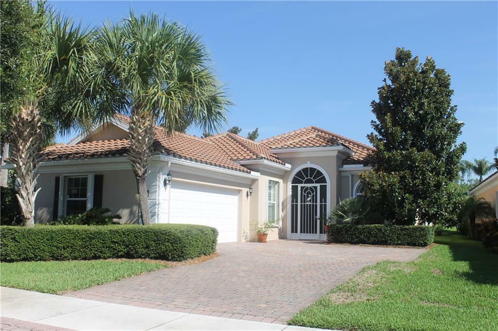 Property Photo:  5175 Eleuthra Circle  FL 32967 