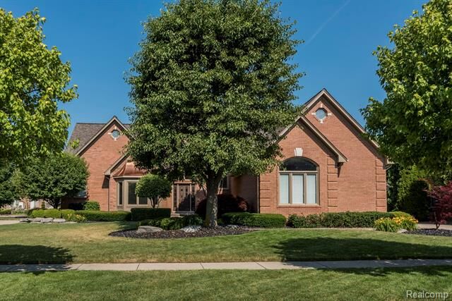 Property Photo:  52647 Wickersham Drive  MI 48315 