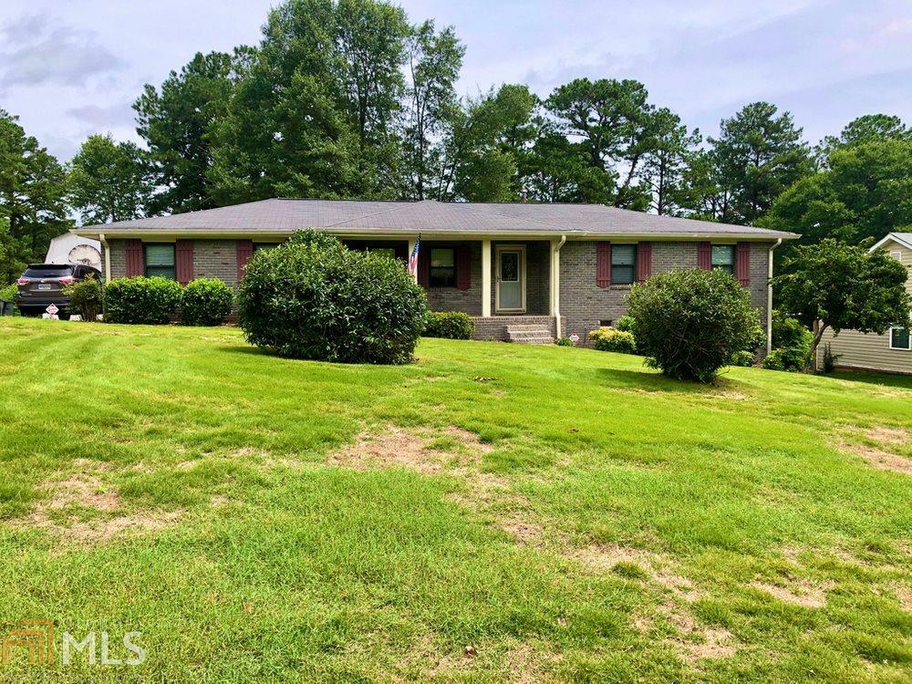 Property Photo: 4695 Elmhurst Dr GA 30135