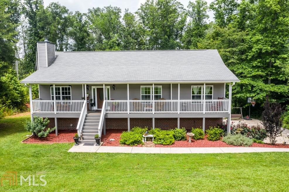 Property Photo: 211 Deerfield Ln GA 30116
