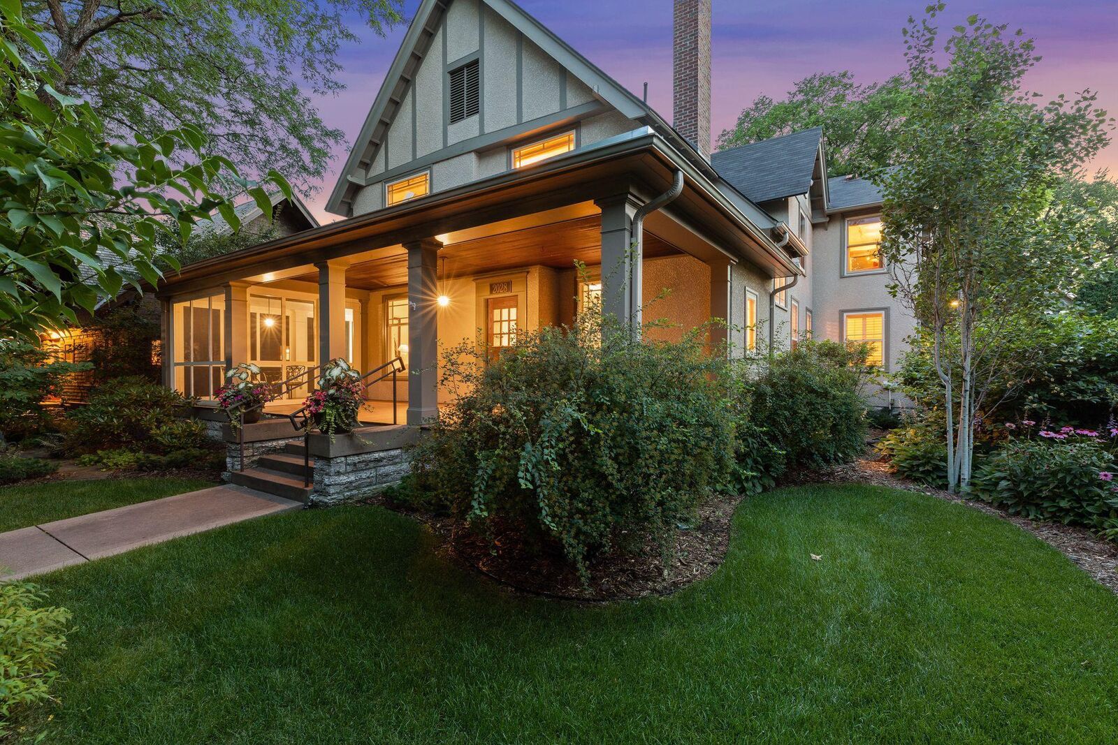 Property Photo:  2028 Kenwood Parkway  MN 55405 