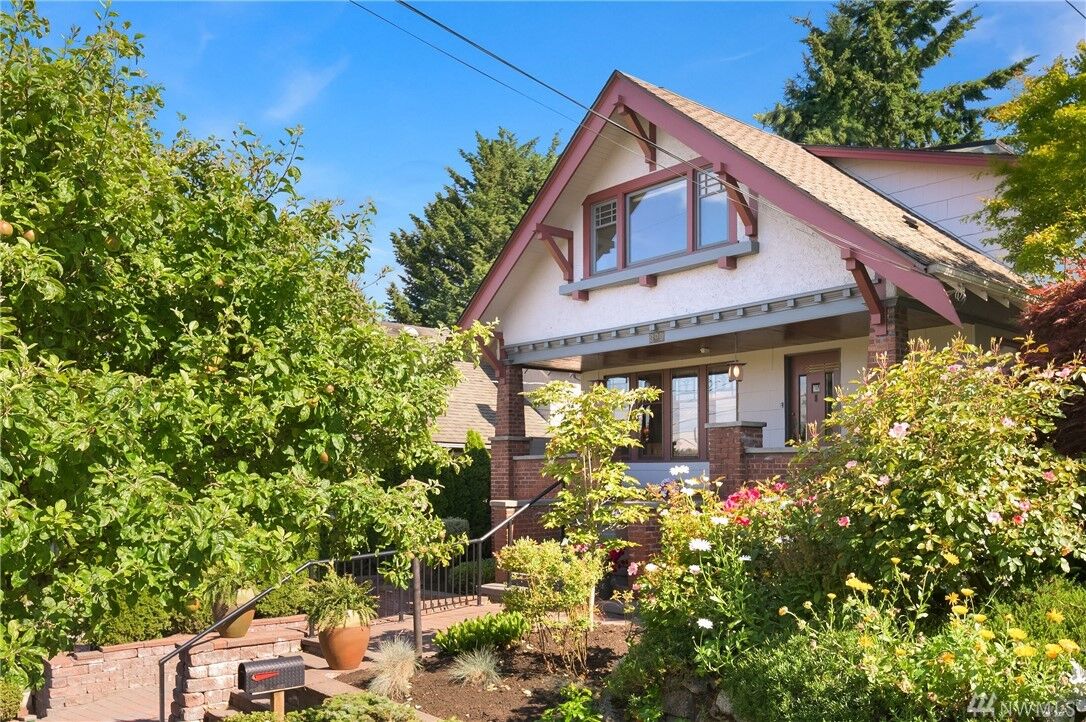 Property Photo:  809 N 60th St  WA 98103 