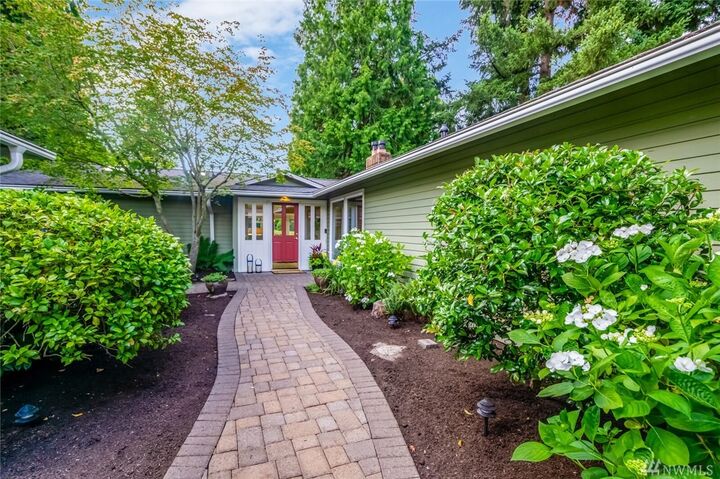 Property Photo:  2527  183rd Avenue NE  WA 98052 
