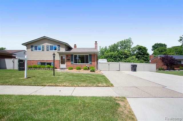 Property Photo:  28044 Mackenzie Drive  MI 48185 