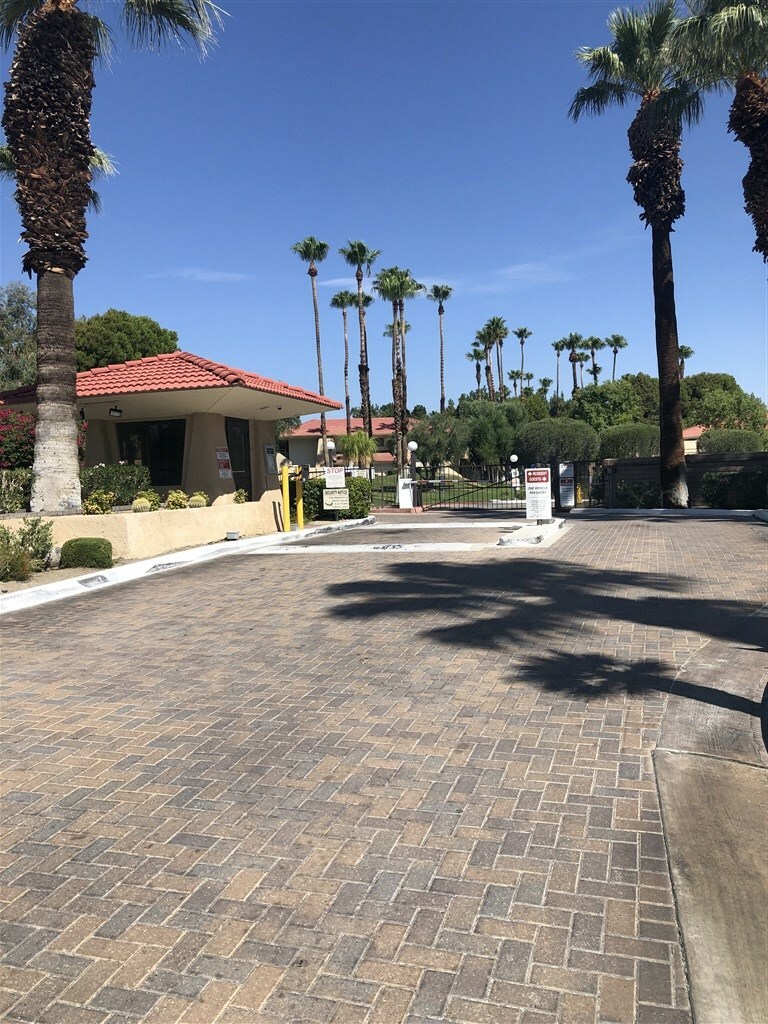 Property Photo: 2801 N Los Felices Circle E #D107 CA 92262