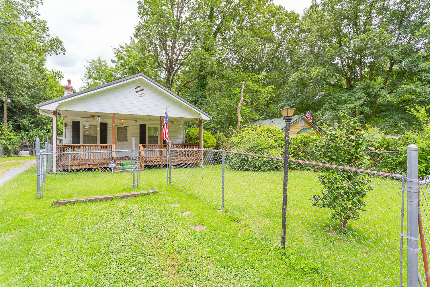 Property Photo:  510 Abney St  GA 30728 