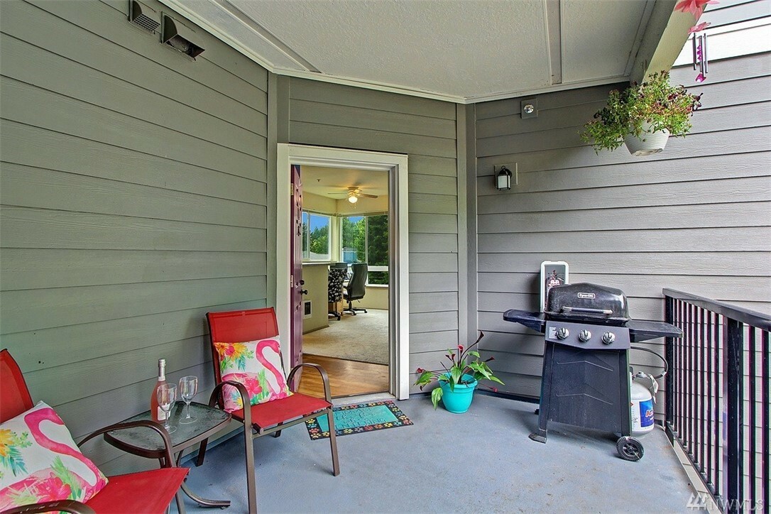 Property Photo: 12012 NE 204th Place C203 WA 98011