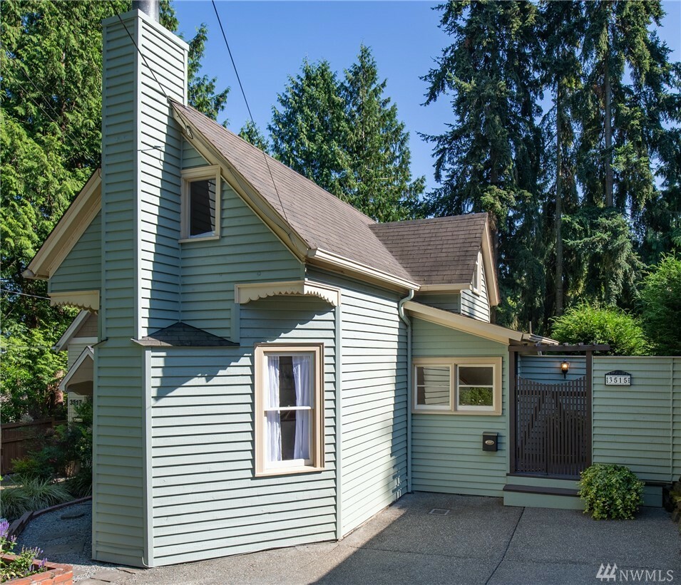 Property Photo:  3515 E Alder St  WA 98122 