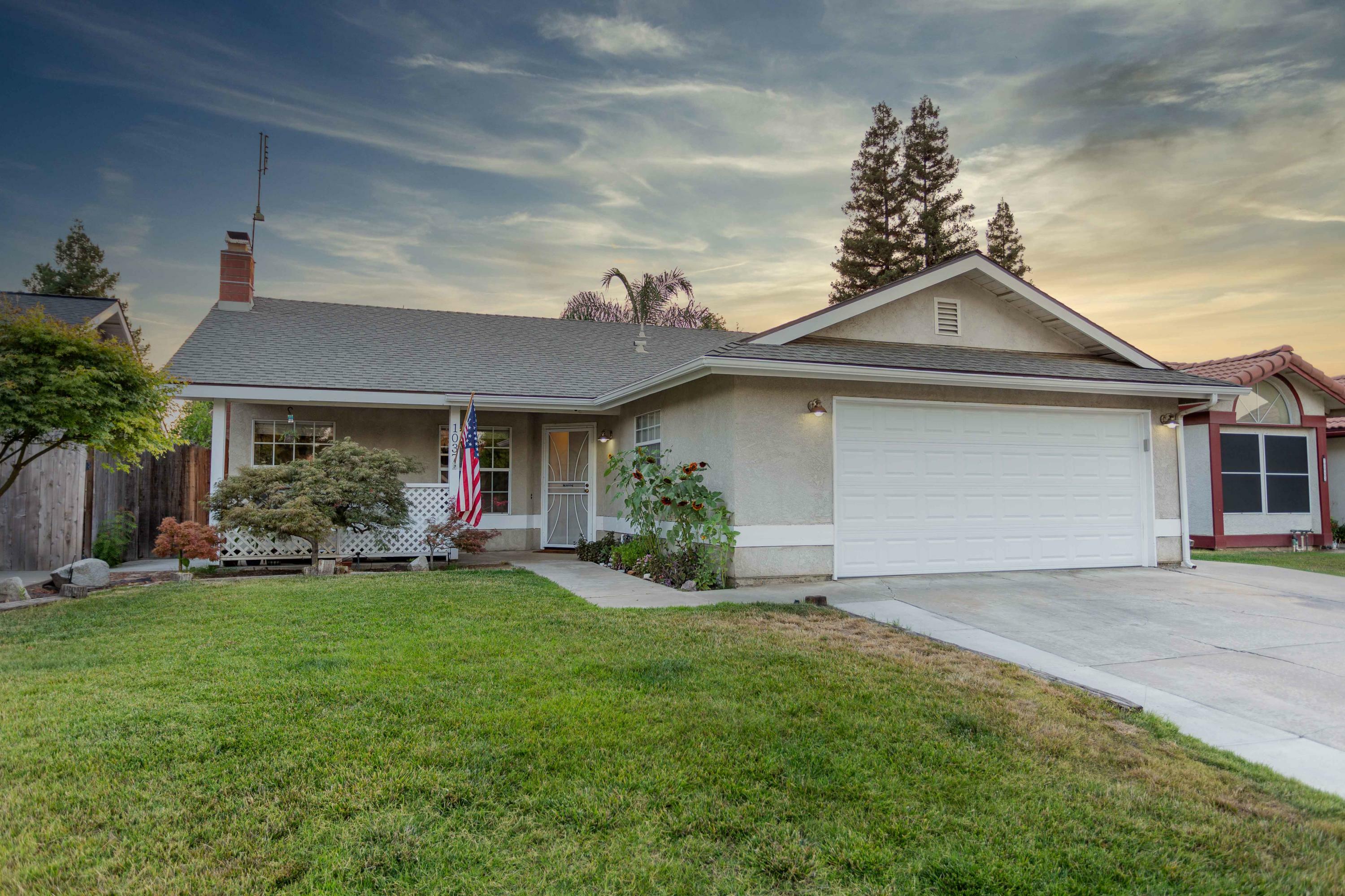 Property Photo:  1037 N Atwood Street  CA 93291 