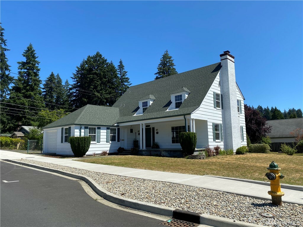 Property Photo: 510 N 5th St WA 98584