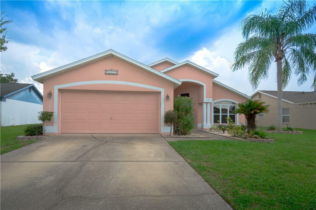 Property Photo:  10620 Foxcrest Way  FL 33569 