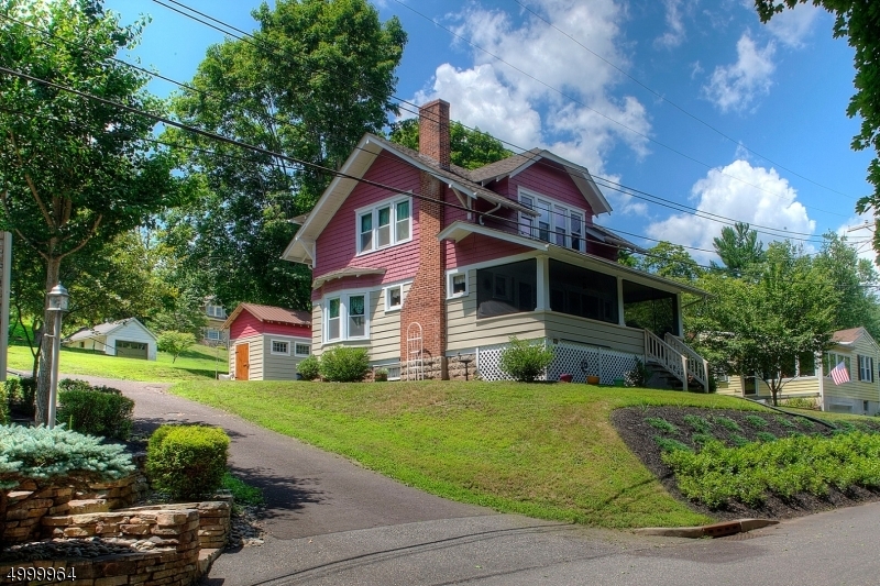 Property Photo:  93 Honeysuckle Ln  NJ 08848 