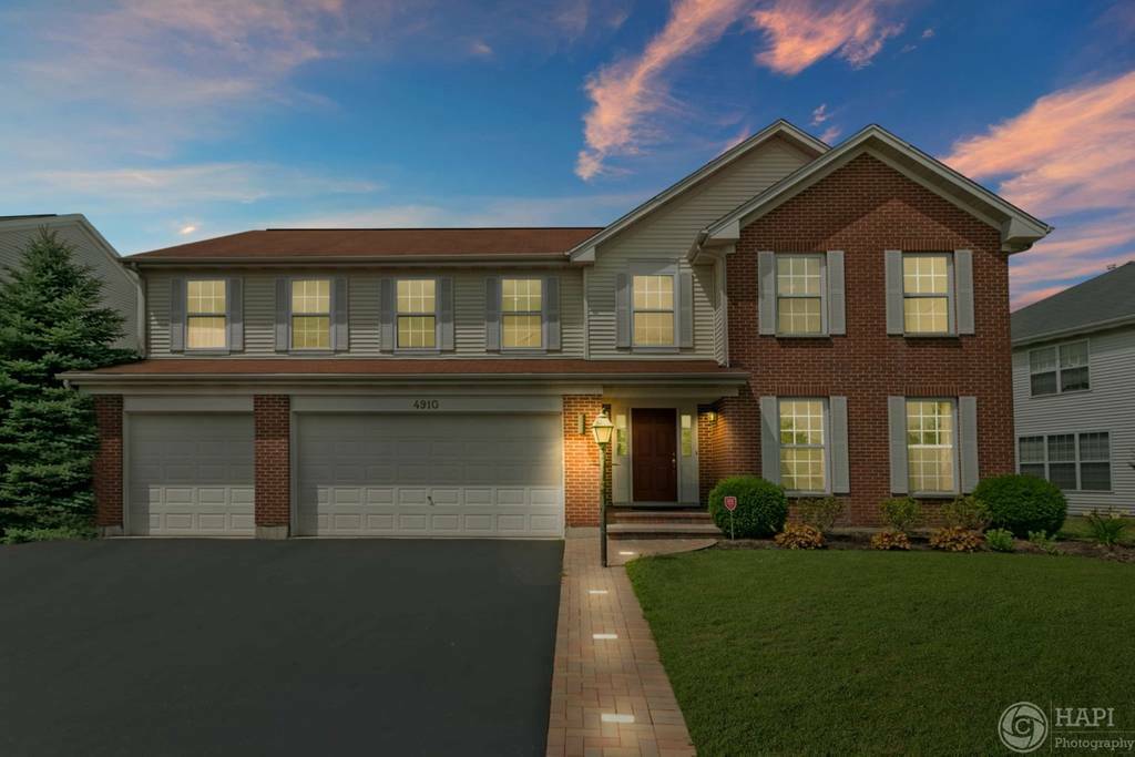 Property Photo: 4910 Kimball Lane IL 60110