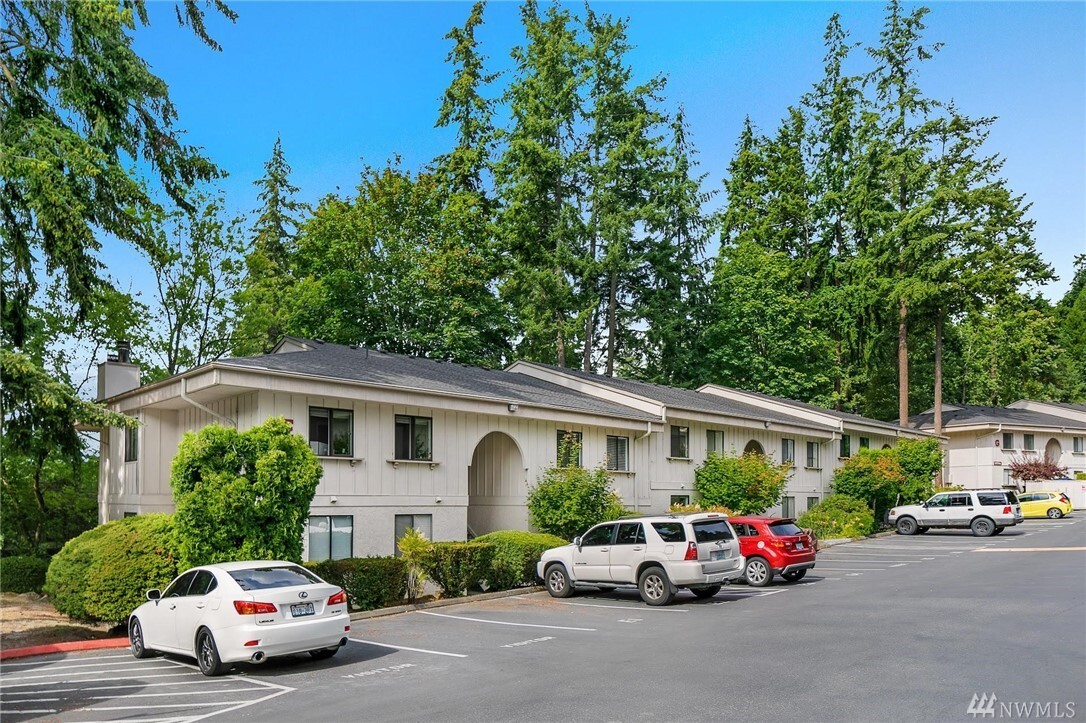 Property Photo: 12700 NE 116th Street E-6 WA 98034