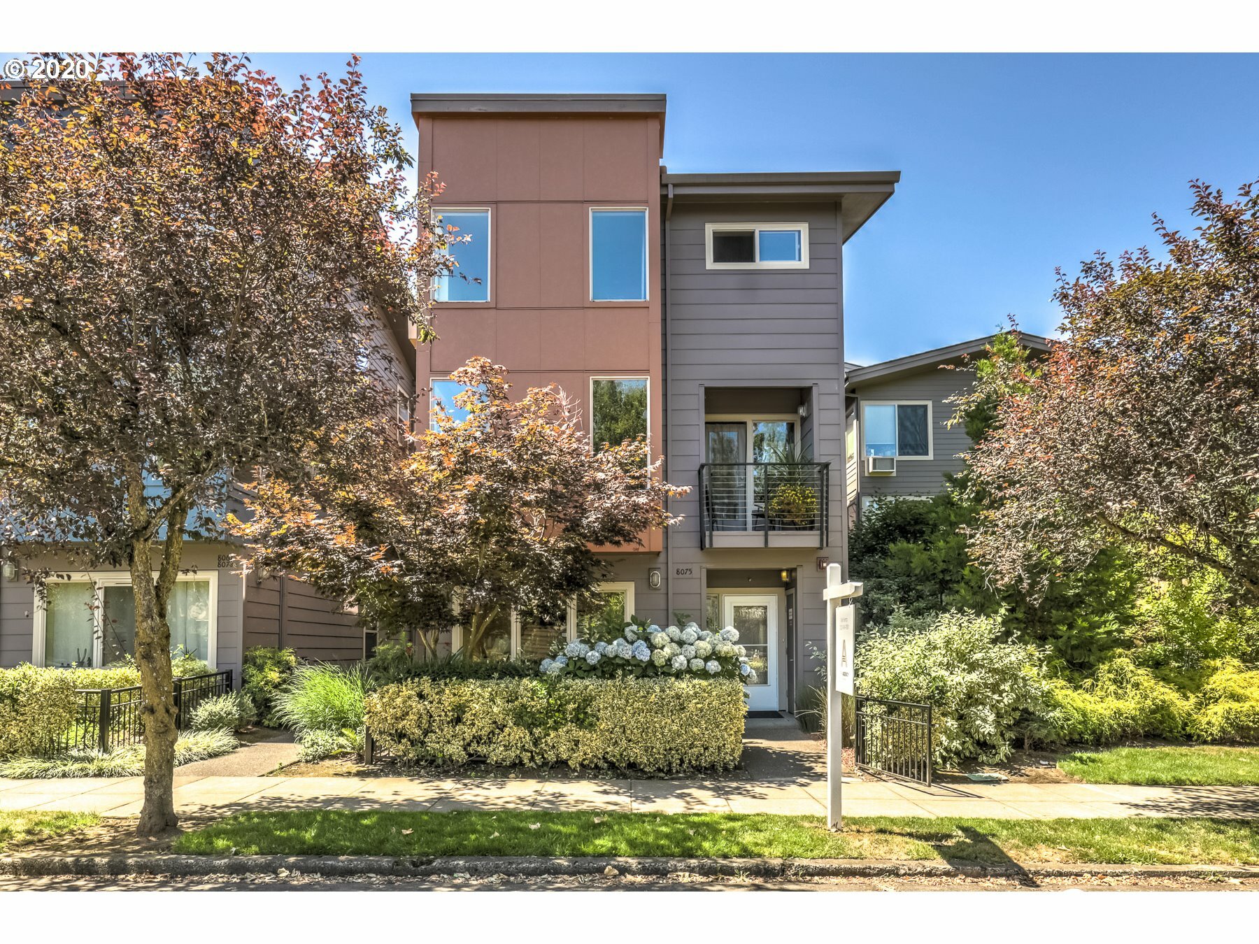 Property Photo: 8075 N Leavitt Ave 16-3 OR 97203