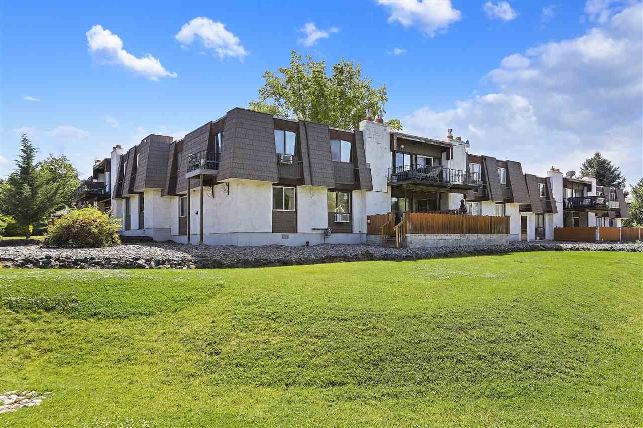 Property Photo: 1716 N Pettet Dr Unit 11 WA 99205