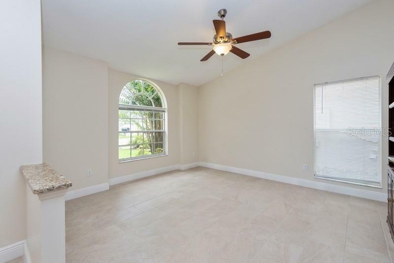 Property Photo:  504 Queensbridge Drive  FL 32746 