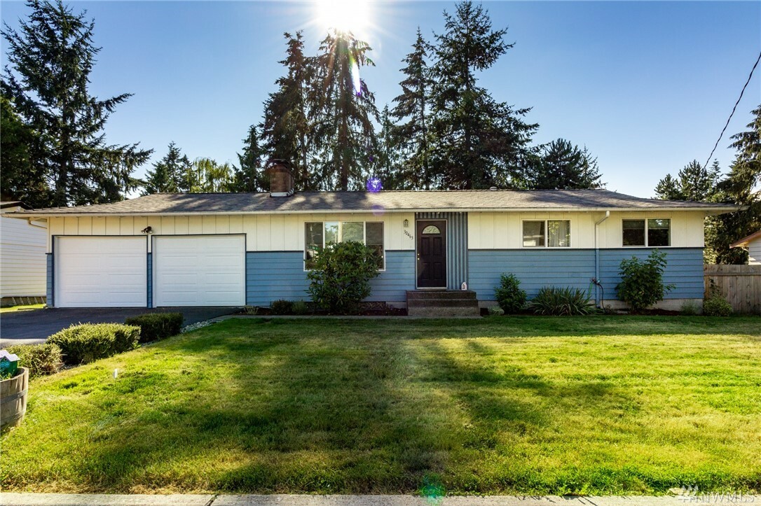 Property Photo: 30463 4th Avenue S WA 98003