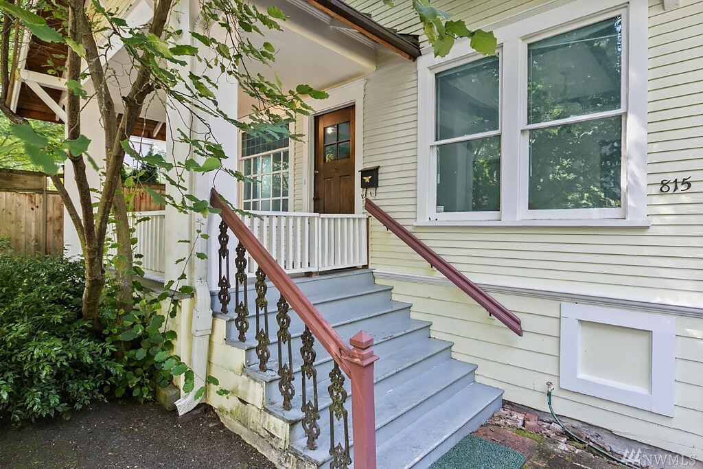 Property Photo: 815 33rd Avenue E WA 98112