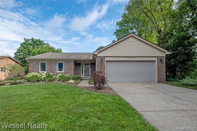Property Photo: 1975 Chancery Drive MI 48085