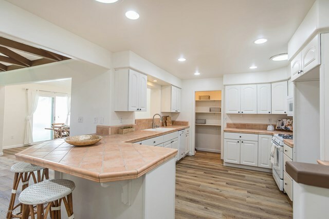 Property Photo:  148 Hoover Avenue  CA 93003 