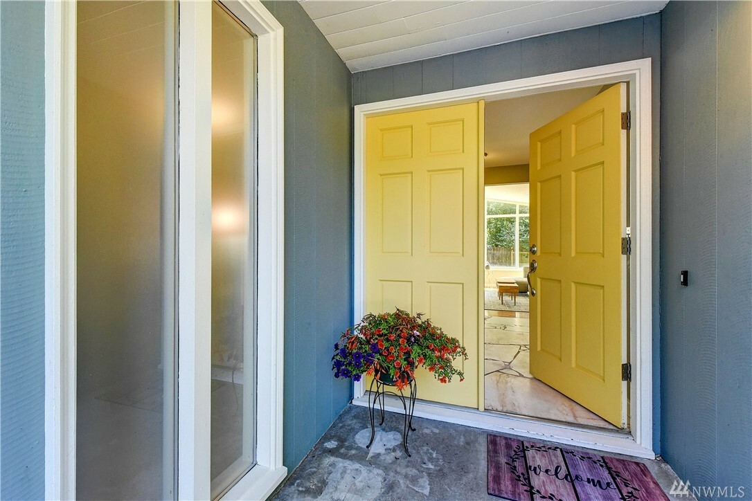 Property Photo: 1261 NW 205th St WA 98177