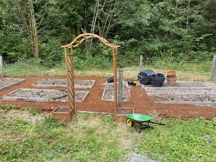 Property Photo:  6724 203rd Ave SE  WA 98290 