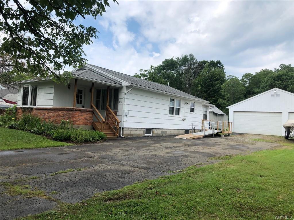 Property Photo:  9194 Applewood Street  NY 14006 