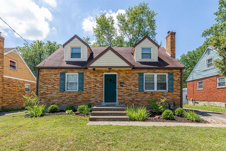 7819 Mapleleaf Dr  Madeira OH 45243 photo