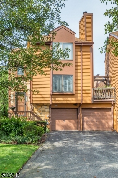 Property Photo:  38 Hickory Hill Ct  NJ 07866 