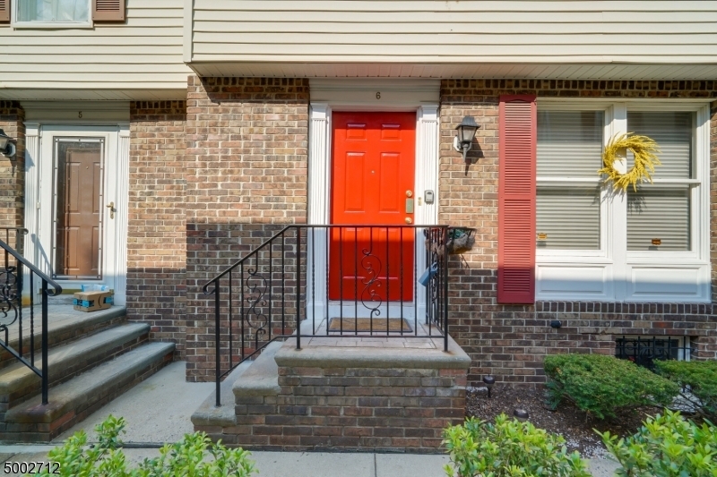 Property Photo:  203 E Elizabeth Ave 6  NJ 07036 