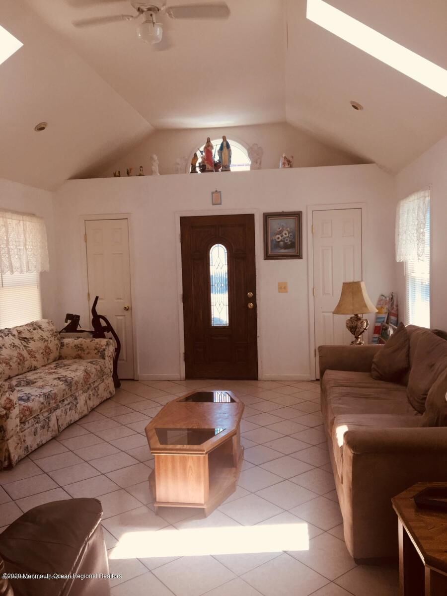 Property Photo:  17 Danby Place  NJ 08742 