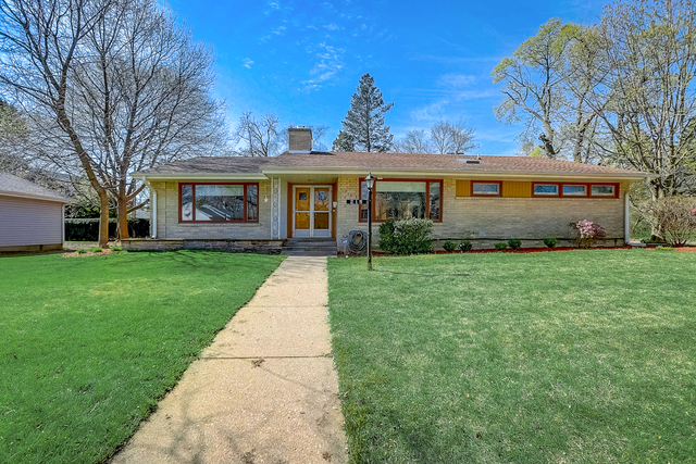 Property Photo: 215 Douglas Avenue IL 60085