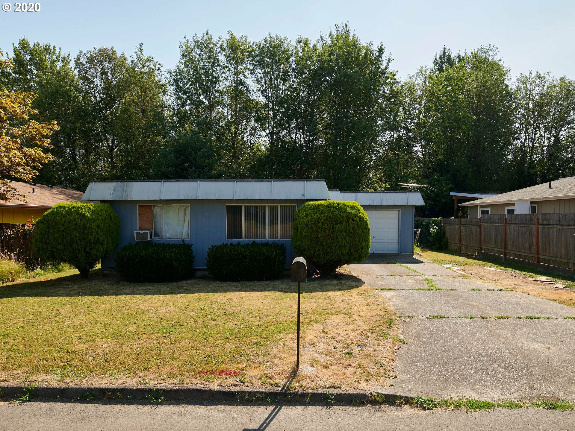 Property Photo:  5940 SW 187th Pl  OR 97078 