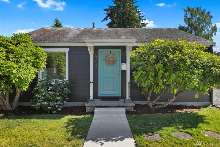 3707 SW Thistle Street  Seattle WA 98126 photo
