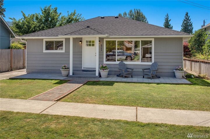 8349  Maple Avenue SE  Snoqualmie WA 98065 photo
