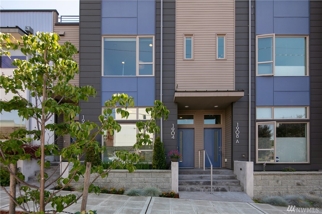 Property Photo: 1904 24th Avenue S WA 98144