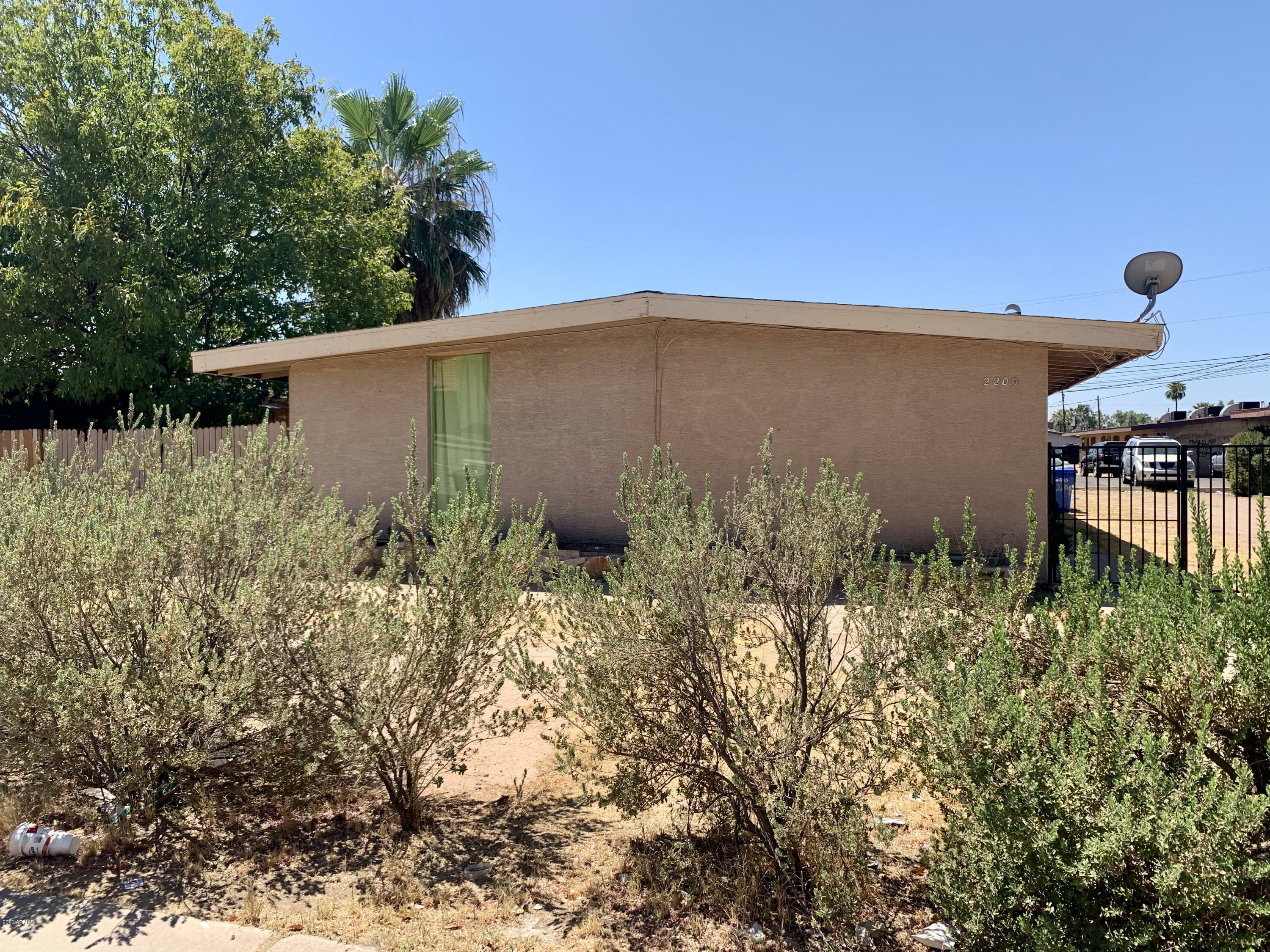 Property Photo:  2209 W Glenrosa Avenue  AZ 85015 